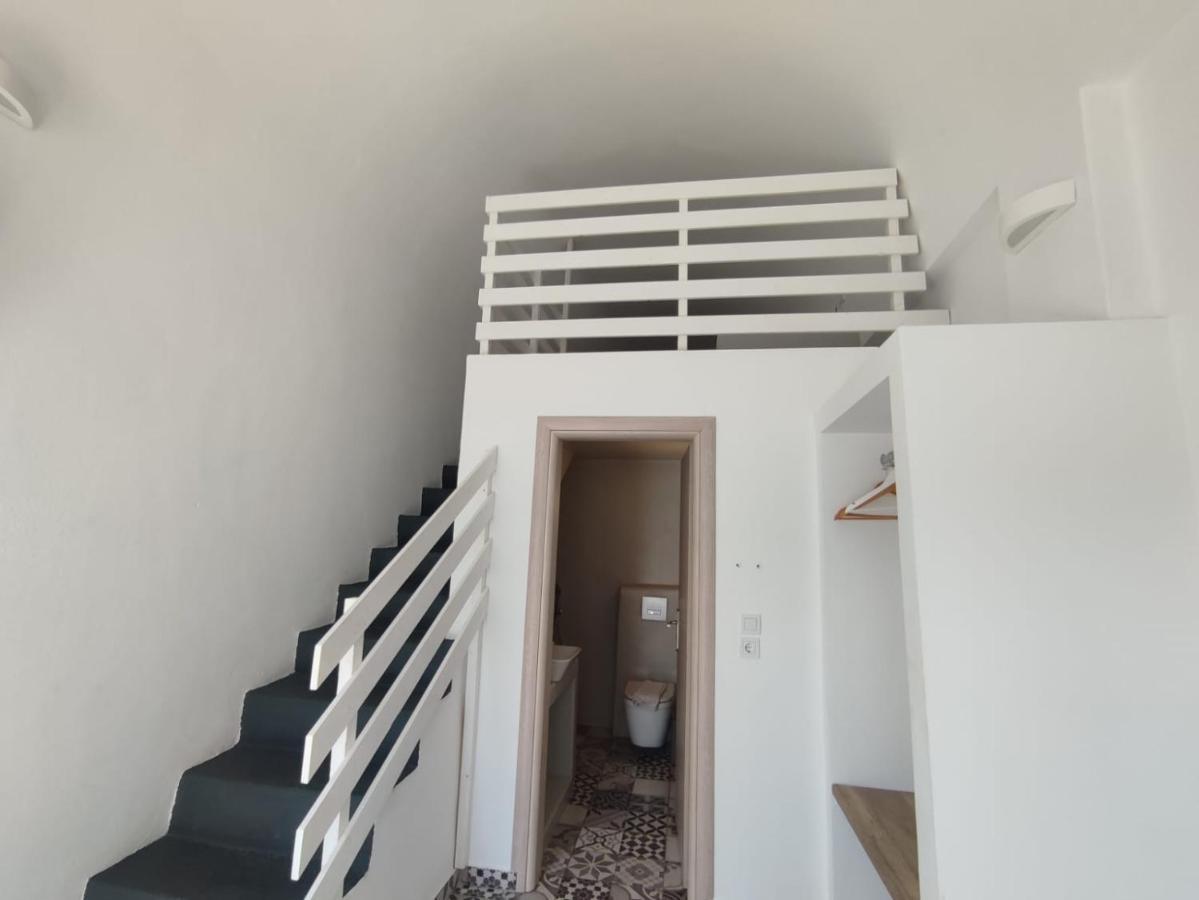Fira Exo Katikies- Urban Fira Apartment Exterior photo